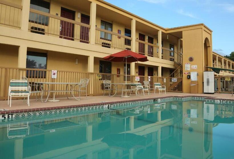 هتل Red Roof Inn Ardmore
