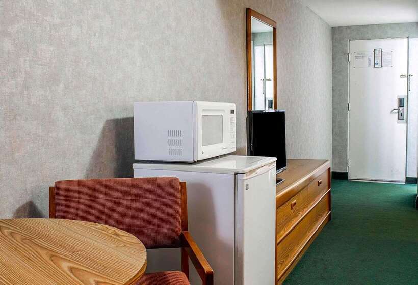 호텔 Rodeway Inn Moosic  Scranton