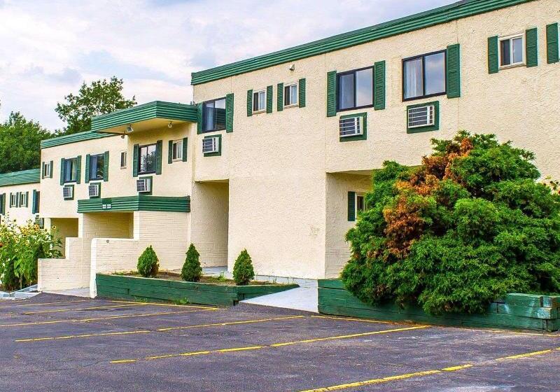호텔 Rodeway Inn Moosic  Scranton