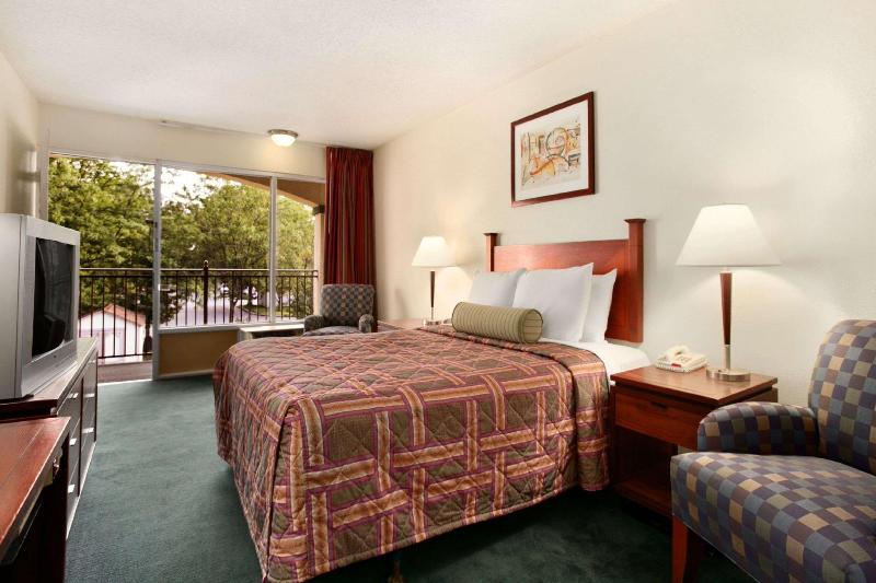 酒店 Travelodge By Wyndham Waukegan Gurnee
