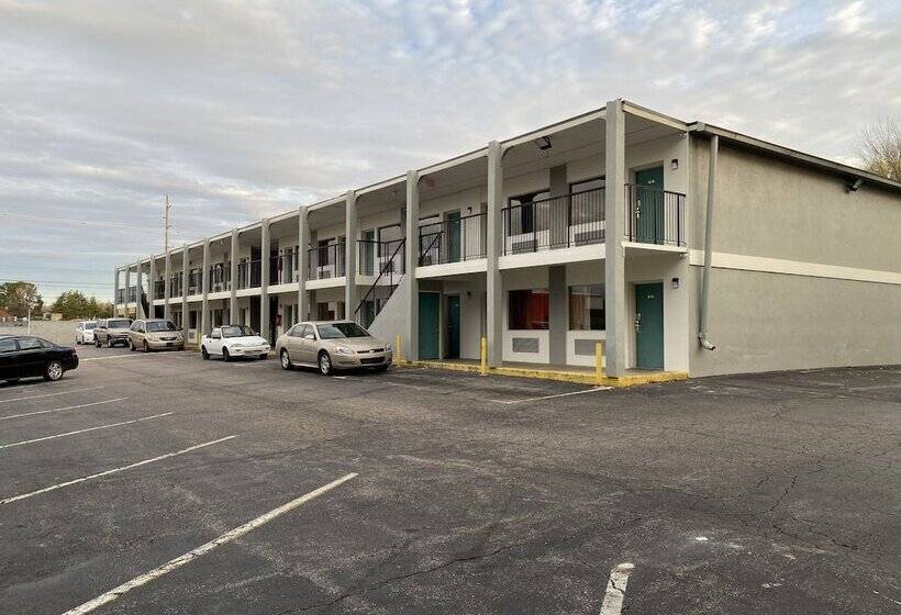 汽车旅馆  Red Carpet Inn & Suites   Danville