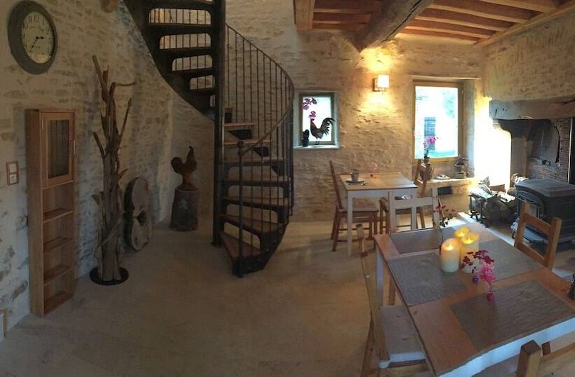 بنسيون Au Coq Des Bois