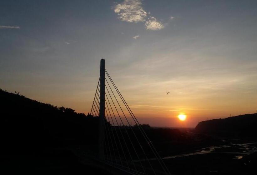 پانسیون Lei Zhiben Hot Spring