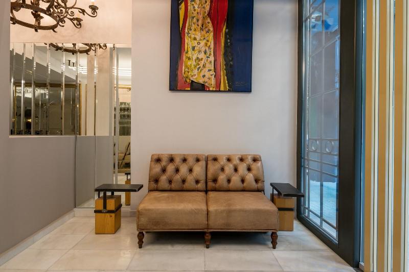 בית מלון כפרי Fos Downtown Suites