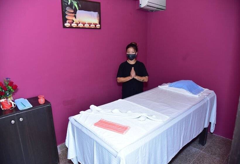 هتل Krishna Seacoin