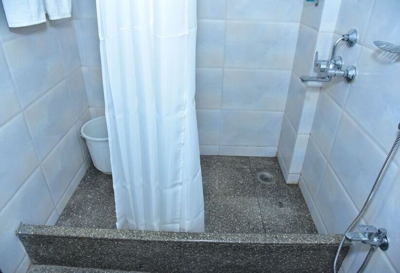 هتل Krishna Seacoin