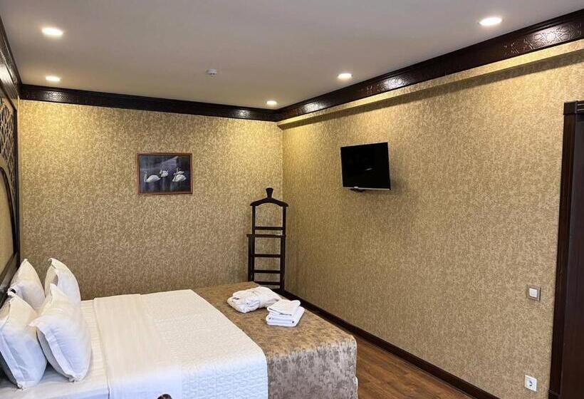 فندق Orient Star Varahsha