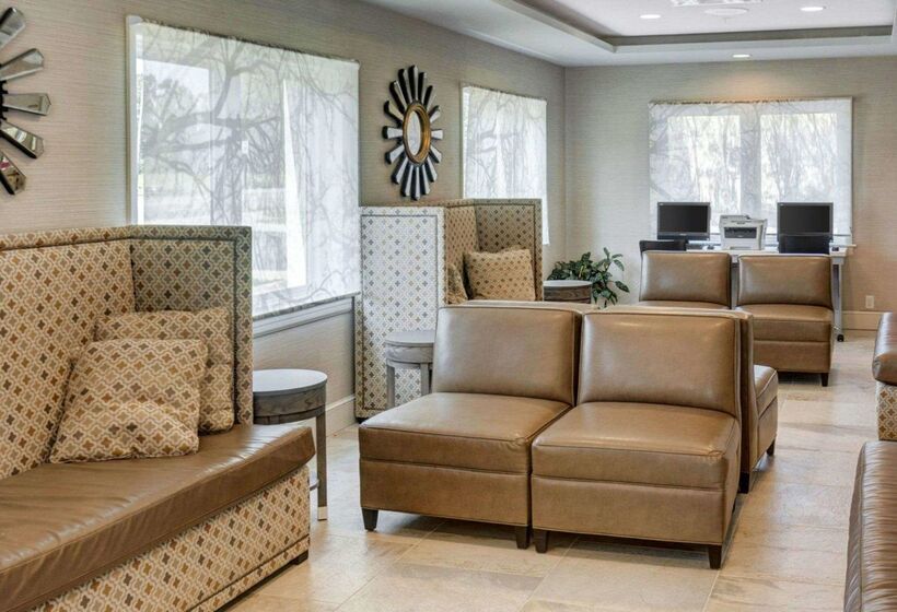 هتل Comfort Inn Williamsburg Gateway