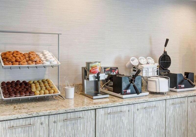 هتل Comfort Inn Williamsburg Gateway