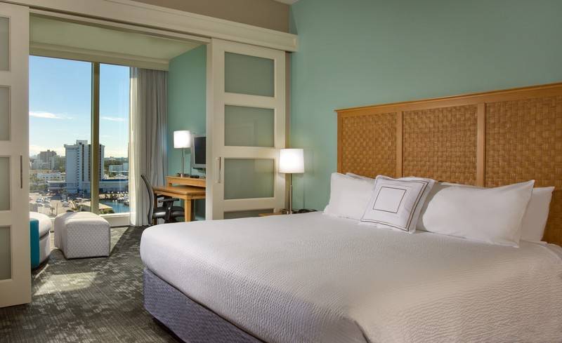 هتل Courtyard by Marriott Fort Lauderdale Beach