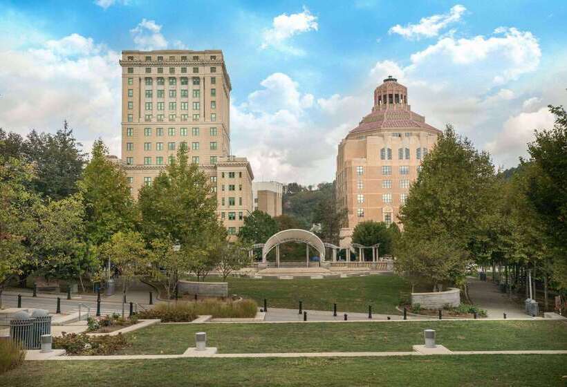 호텔 Days Inn By Wyndham Asheville Downtown North