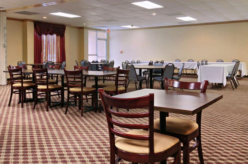 호텔 Days Inn By Wyndham Conneaut