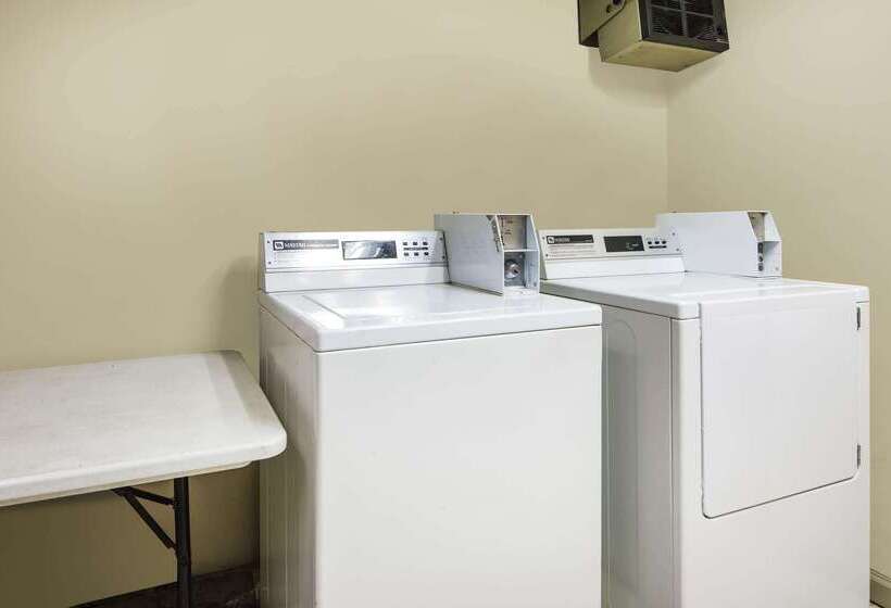 酒店 Days Inn By Wyndham Oak Grove/ft. Campbell