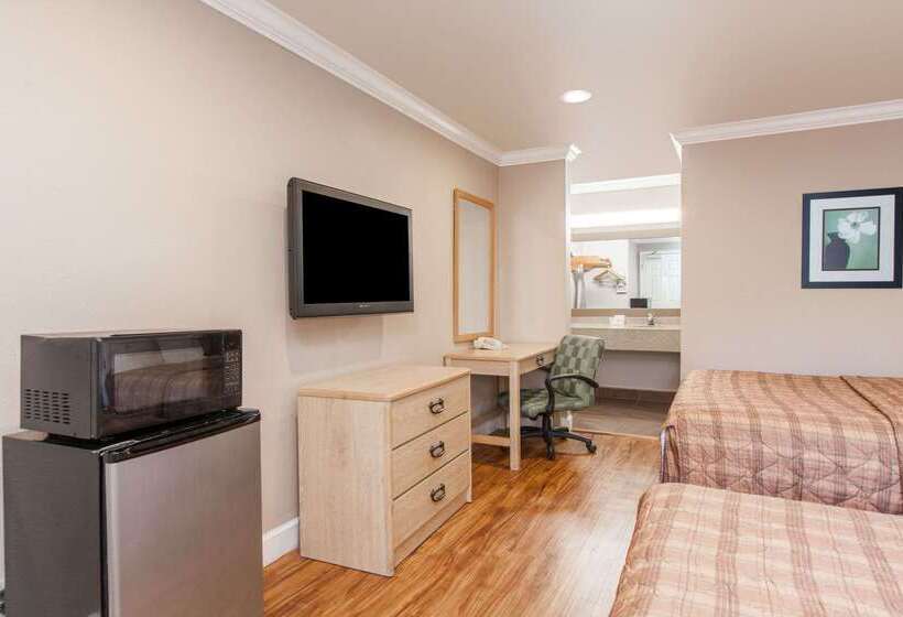 בית מלון כפרי Days Inn By Wyndham San Francisco S/oyster Point Airport