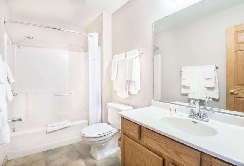 هتل Days Inn By Wyndham Spearfish