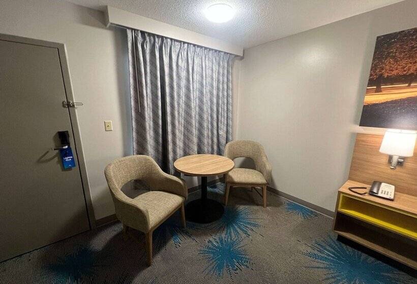 هتل Days Inn By Wyndham Valdosta I 75