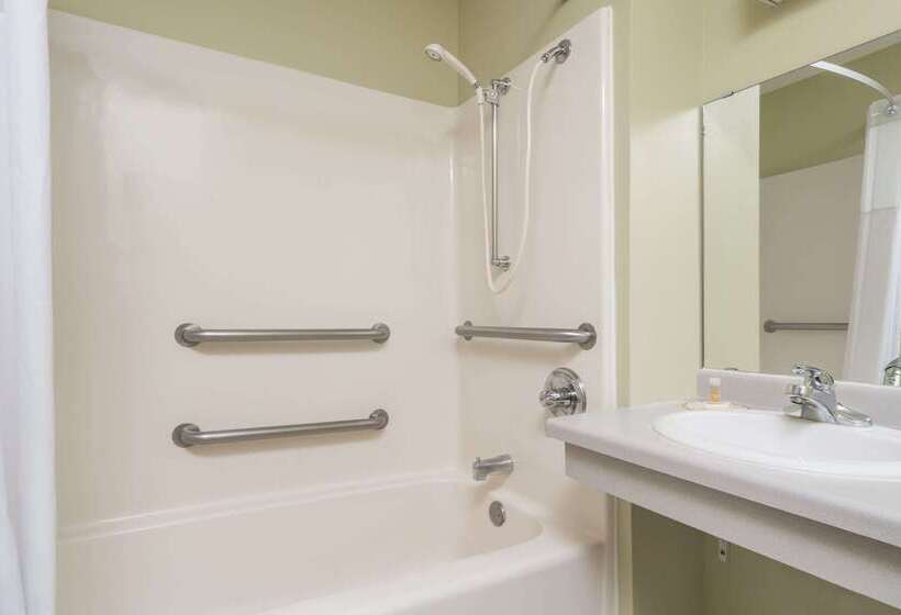 酒店 Days Inn By Wyndham Westeau Claire