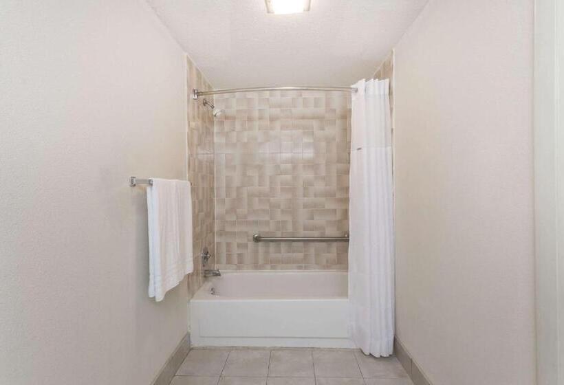 فندق Days Inn By Wyndham Winston Salem North