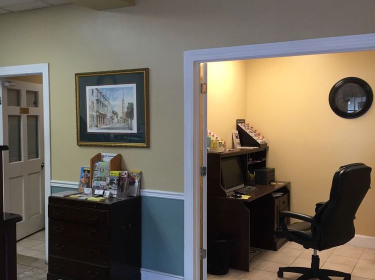 هتل Days Inn By Wyndham Charleston Historic District