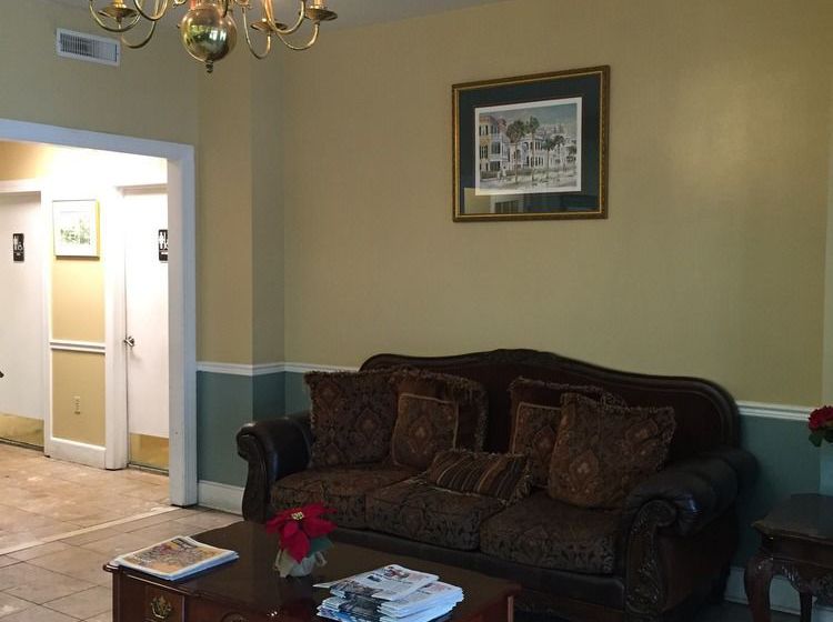 هتل Days Inn By Wyndham Charleston Historic District