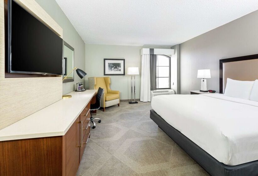 Отель Doubletree By Hilton Austin University Area