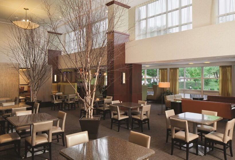 Doubletree By Hilton Hotel Boston Bayside