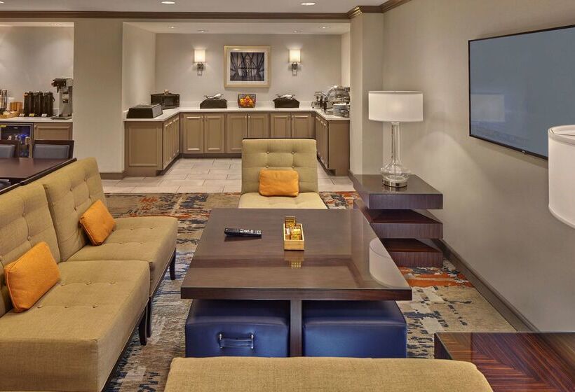 فندق Doubletree By Hilton Little Rock