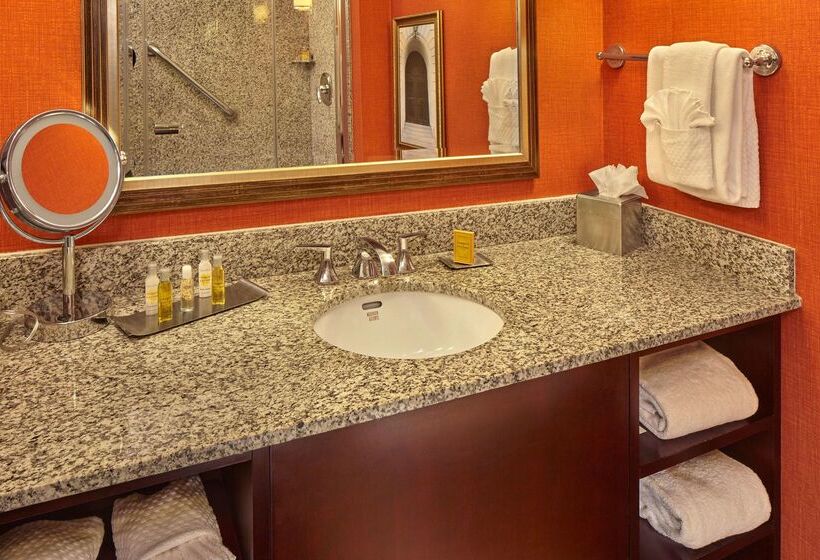 فندق Doubletree By Hilton Little Rock