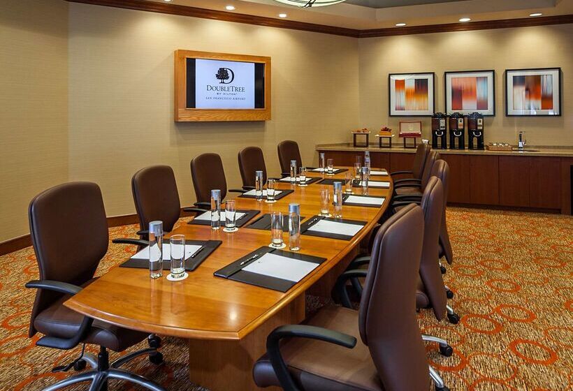 هتل Doubletree By Hilton  San Francisco Airport