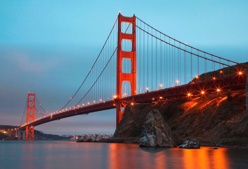 هتل Doubletree By Hilton  San Francisco Airport