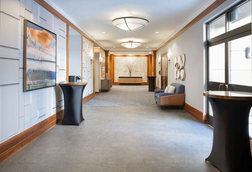 هتل Doubletree By Hilton  San Francisco Airport