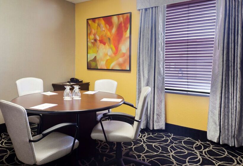 فندق Doubletree By Hilton Springdale