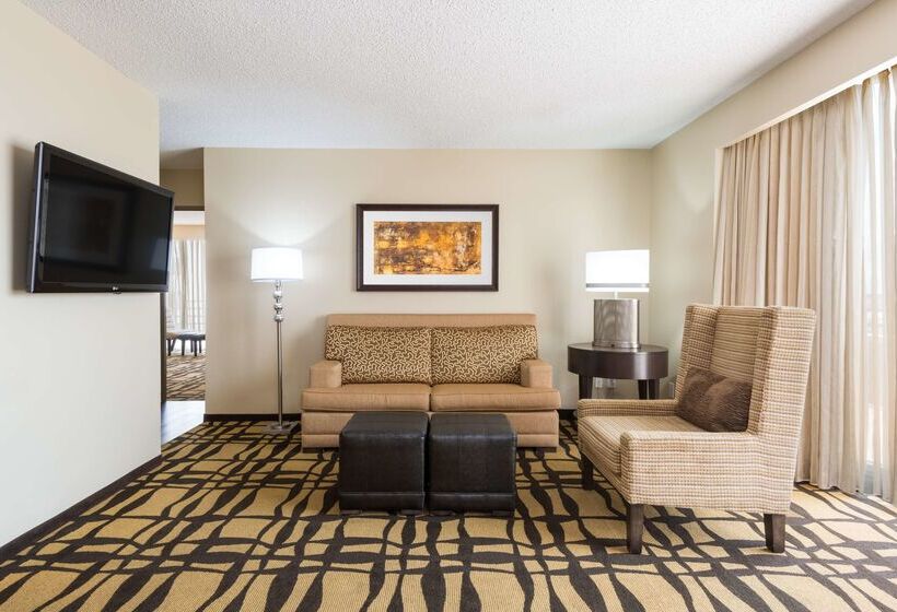 هتل Doubletree Suites By Hilton Austin Downtown Capitol