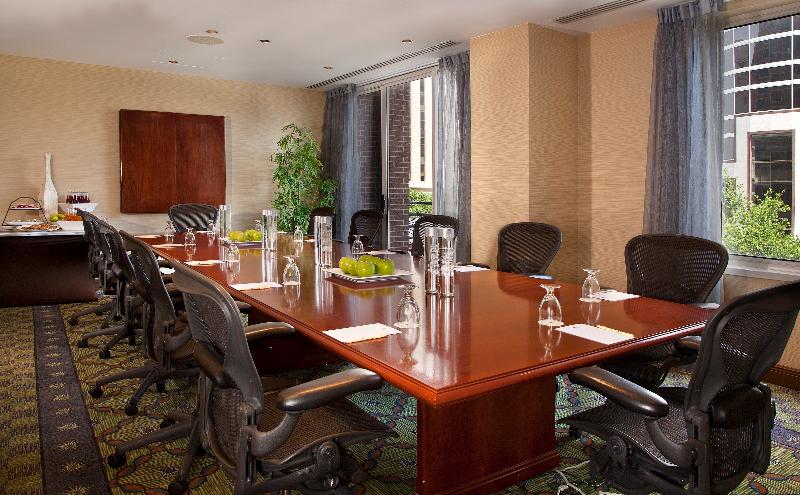 هتل Doubletree Suites By Hilton Austin Downtown Capitol