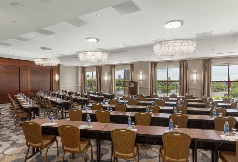 Doubletree Suites By Hilton Hotel Boston   Cambridge