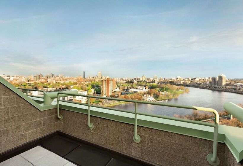 Doubletree Suites By Hilton Hotel Boston   Cambridge