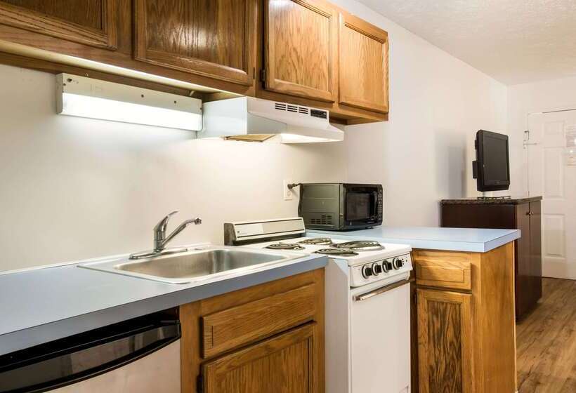 ホテル Econo Lodge Inn & Suites Lake Harmony   Pocono Mountains Area