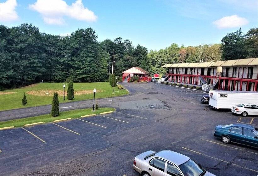 ホテル Econo Lodge Inn & Suites Lake Harmony   Pocono Mountains Area