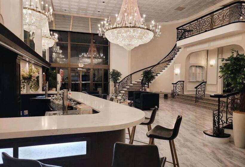 فندق على الطريق The Shore Club