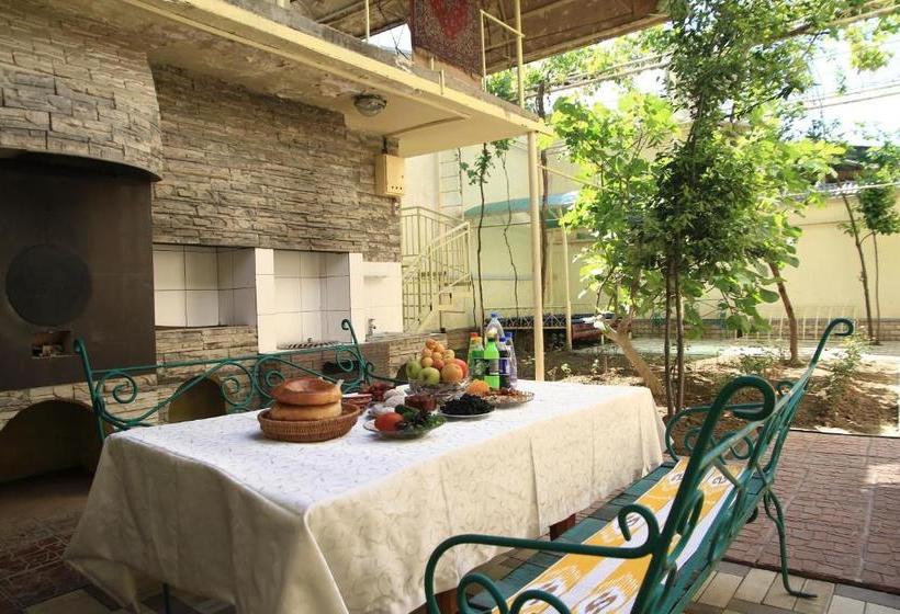 Yellow Hostel Dushanbe