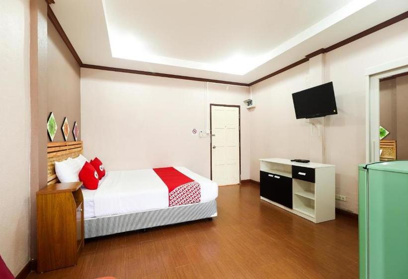هاستل Oyo 359 Golden Nakara Place