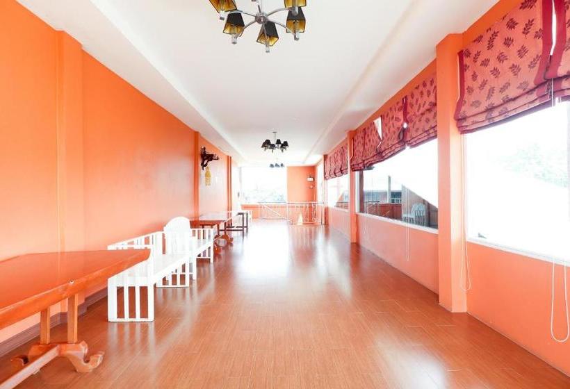هاستل Oyo 359 Golden Nakara Place