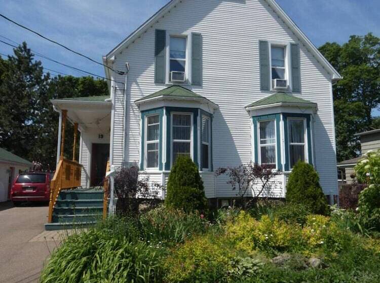 تختخواب و صبحانه La Casa En Shediac
