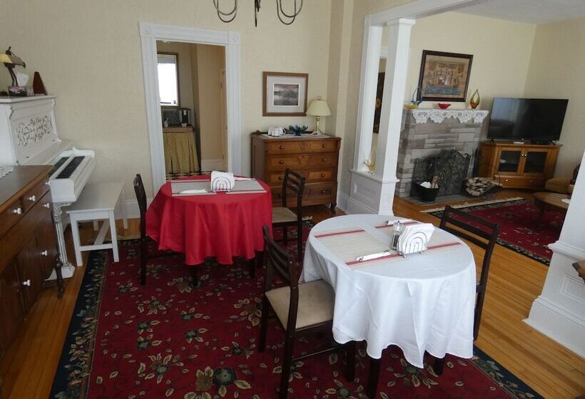 تختخواب و صبحانه La Casa En Shediac