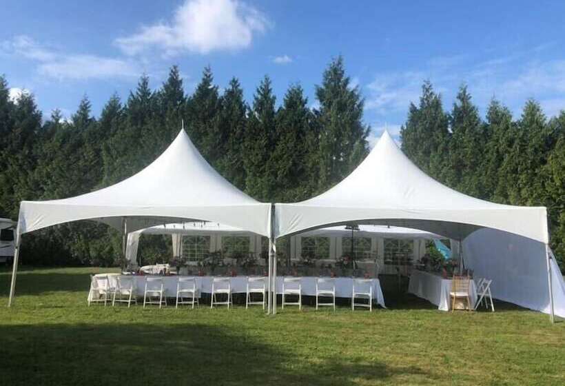 Cedar Manor Bed And Breakfast
