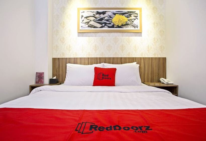 Пансион Reddoorz Plus @ Jalan Kaliurang