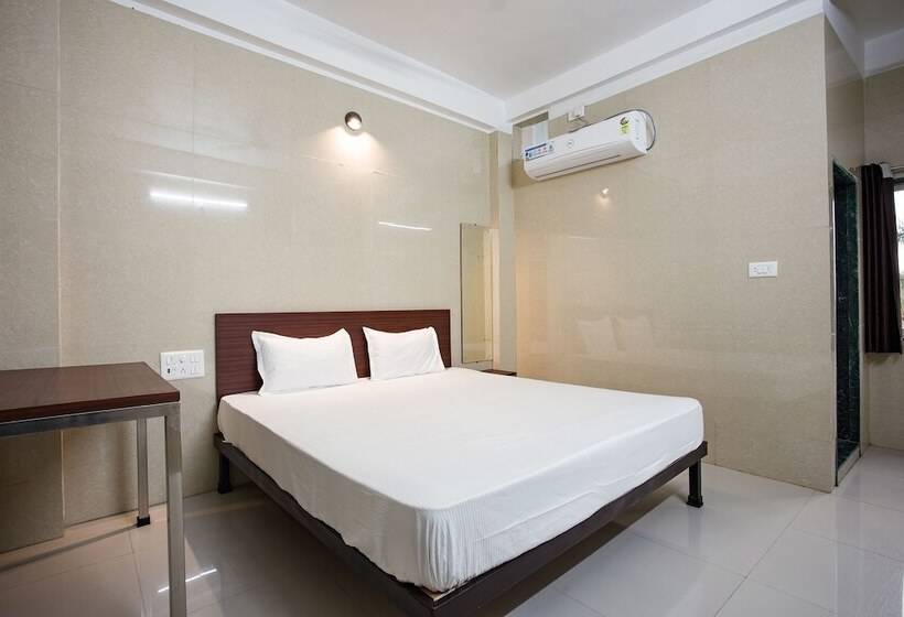 호텔 Spot On 23725 Jay Shanti Palace