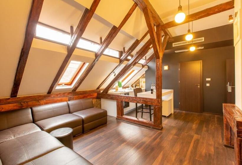 Vendi Grand Square Residence