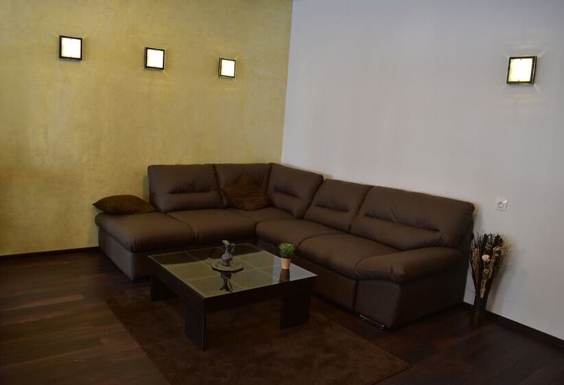 Vendi Grand Square Residence