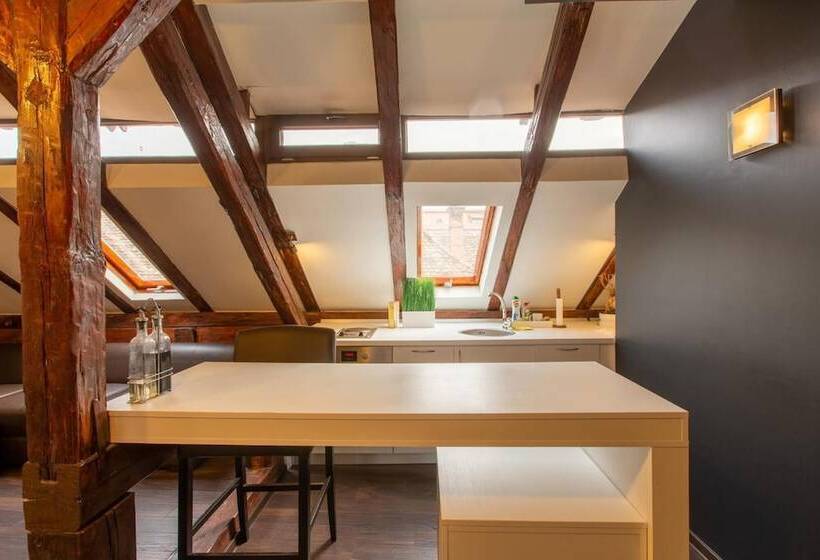 Vendi Grand Square Residence